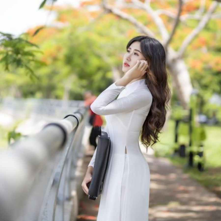 Cách Tạo Dáng Áo Dài Chụp Ảnh Kỷ Yếu